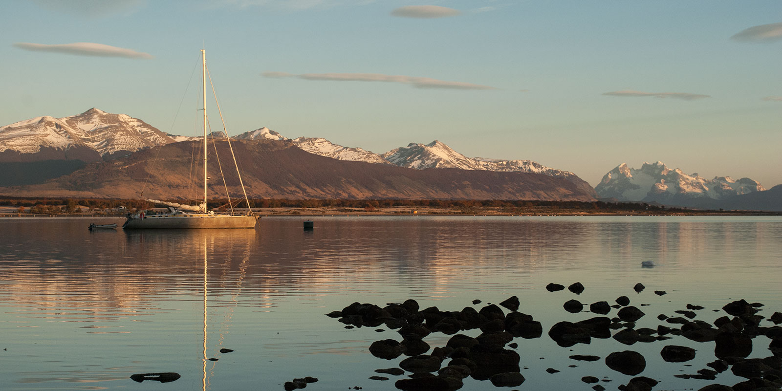 puerto_natales_boat